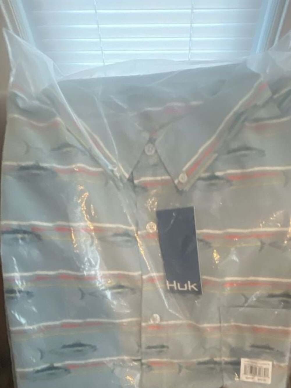 Huk Tuna Pastel Teaser SS Button Down Shirt XXXL
New with tags never opened.
